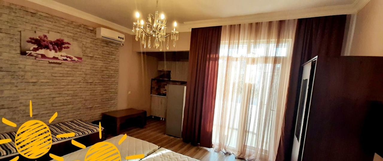 Tamazi Hotell Kobuleti Eksteriør bilde