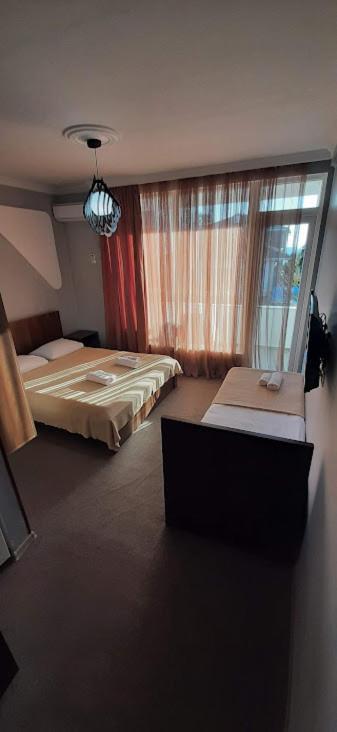 Tamazi Hotell Kobuleti Eksteriør bilde